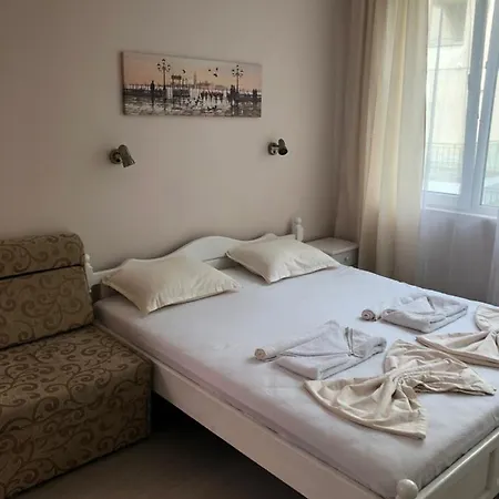 Guest Luxor 2* Приморско