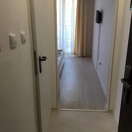 Guest Luxor Къща за гости