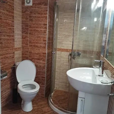 Guest Luxor Къща за гости Приморско