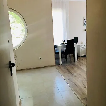 Guest Luxor Приморско